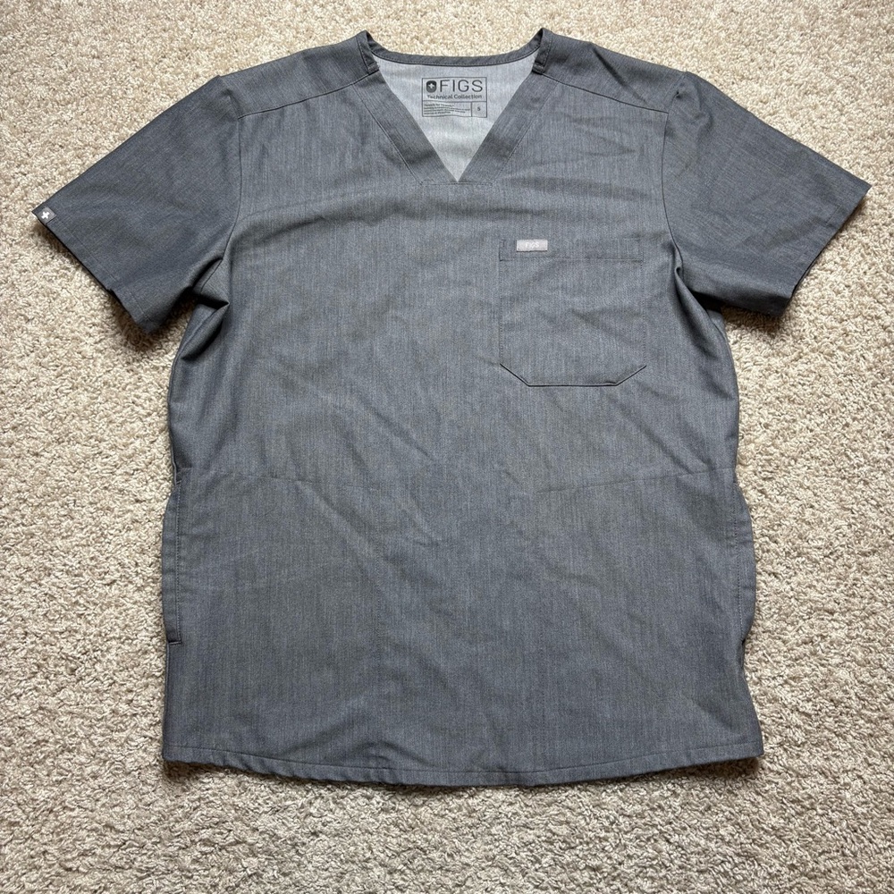 FIGS Men's Chisec Top